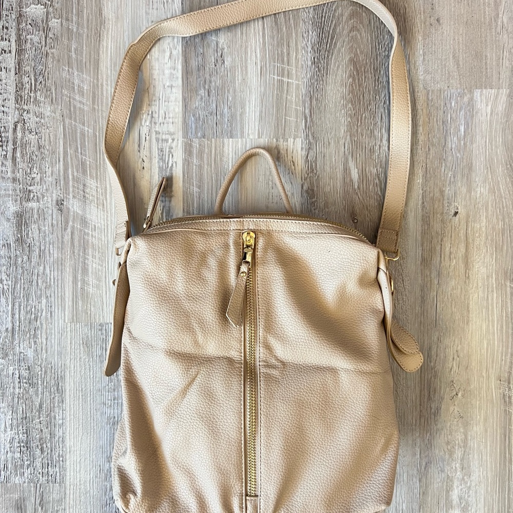 Elegant Tan Leather Shoulder Bag